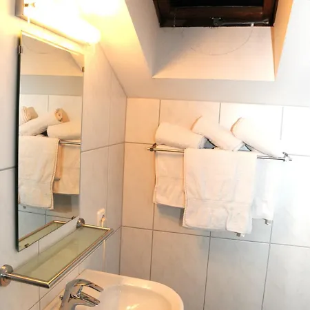 - Pension Adlerhorst *
