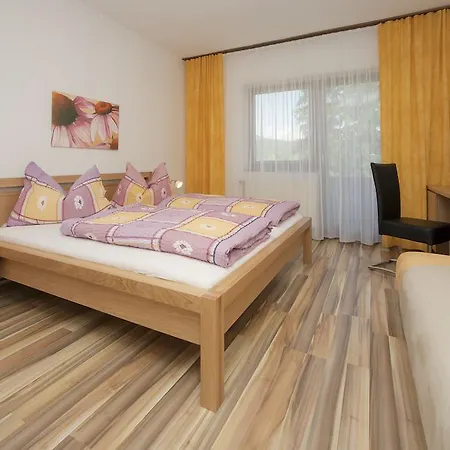 - Pension Adlerhorst Velden am Woerthersee